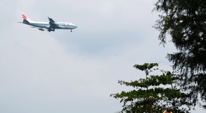 [Photo News] Kim Jong-un rides Air China, Mercedes-Benz in Singapore ahead of summit with Trump