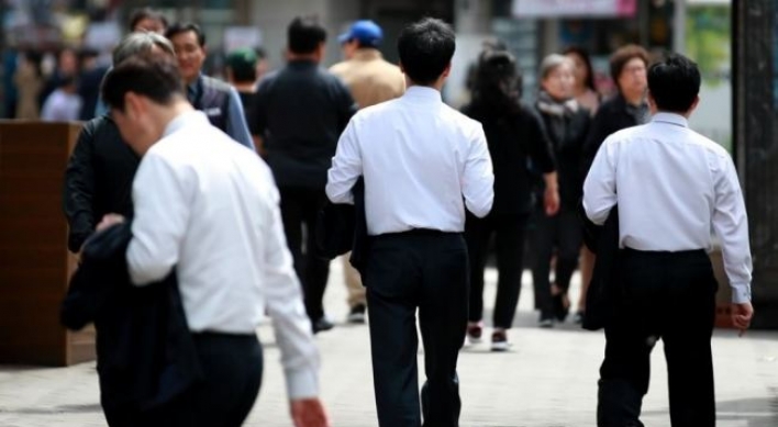 Workers ambivalent about 52-hour maximum workweek: survey