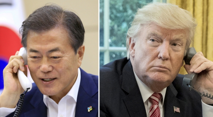 [US-NK Summit] Moon, Trump hold last minute talks on US-N. Korea summit