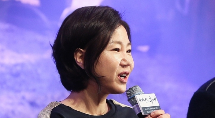 K-drama writer Kim Eun-sook denies divorce rumors