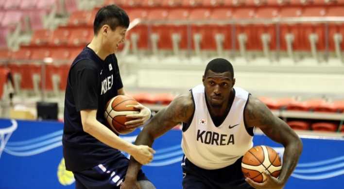 Two Koreas square off in friendly basketball matches in Pyongyang