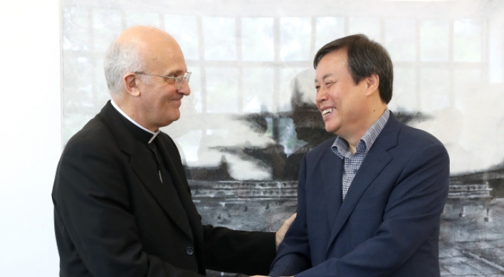 Culture Minister meets Vatican diplomat to S. Korea