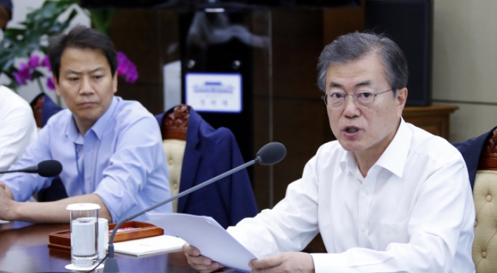 Moon apologizes for likely missing minimum wage target