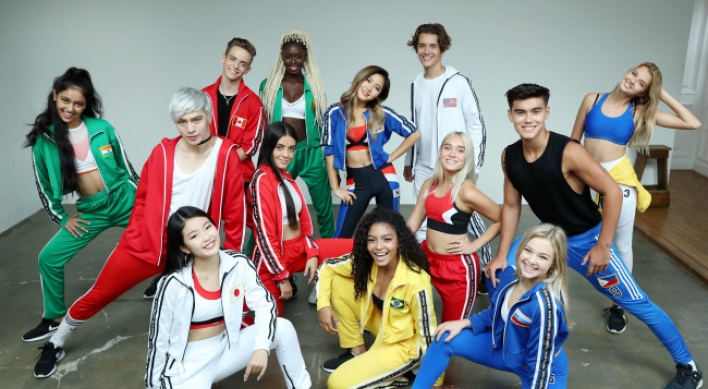 [Photo News] International pop group Now United poses for the camera