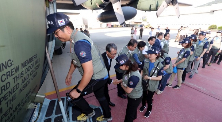 Korea's medical team leaves for Laos to assist flood recovery
