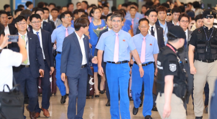 N. Korean athletes arrive in S. Korea for joint Asiad training