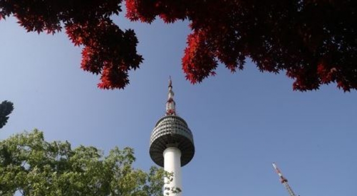 More foreign tourists visiting N Seoul Tower