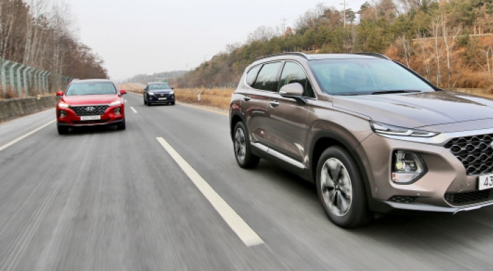 [Behind the Wheel] Hyundai’s Santa Fe family SUV is bigger, safer