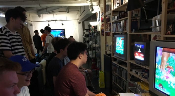 [Feature] Expats keep console game alive despite game’s lack of presence in Korea