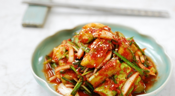 [Home Cooking] Oi buchu kimchi: cucumber kimchi made with garlic chives