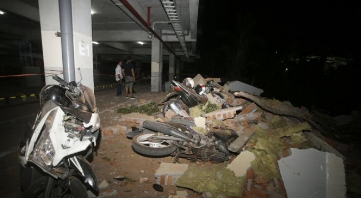 [Newsmaker] Powerful quake rocks Indonesia’s Lombok island, 82 dead