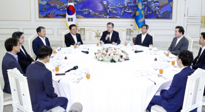 Moon urges all-out efforts to improve people's livelihood, develop democracy