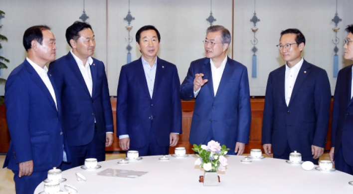 Blue House, parties agree to seek closer cooperation