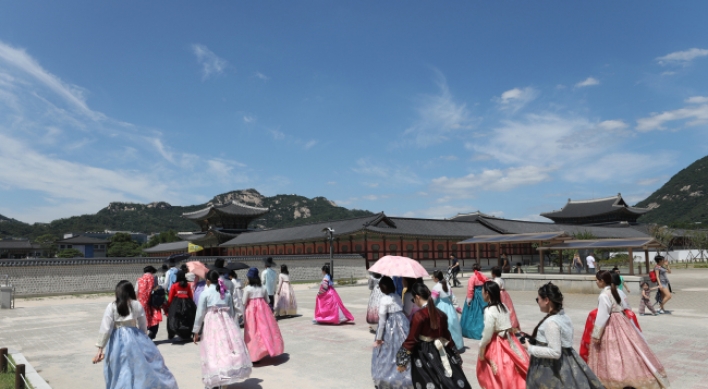 Number of foreign tourists to Korea jumps 24% in July