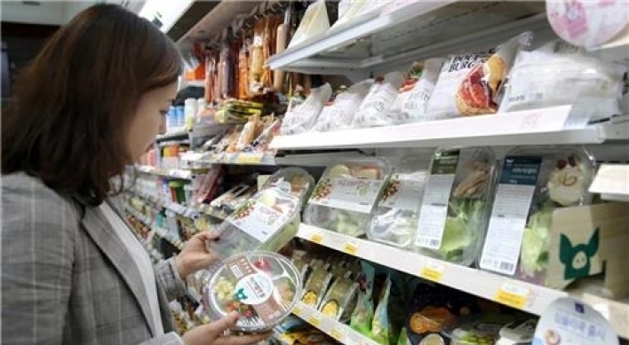 More buy salads from convenience stores in Korea