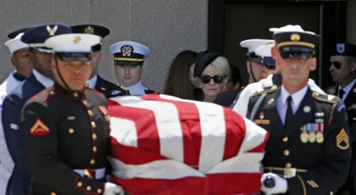 [Newsmaker] Friends call John McCain hero, maverick at Arizona funeral