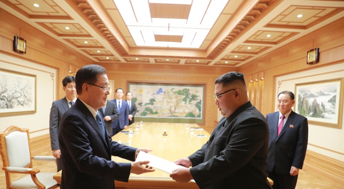 Envoys meet Kim Jong-un to discuss denuclearization, summit