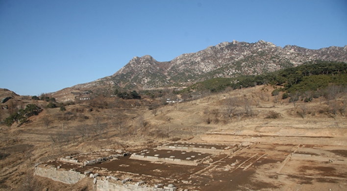 Koreas to restart joint excavation of historic palace site in Kaesong