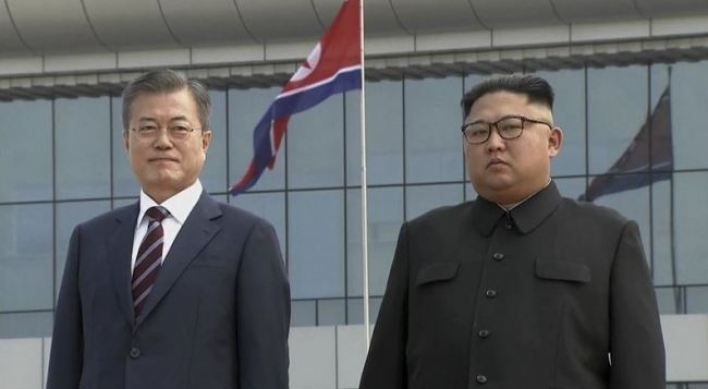 Kim, Moon start possibly most challenging Korean summit yet