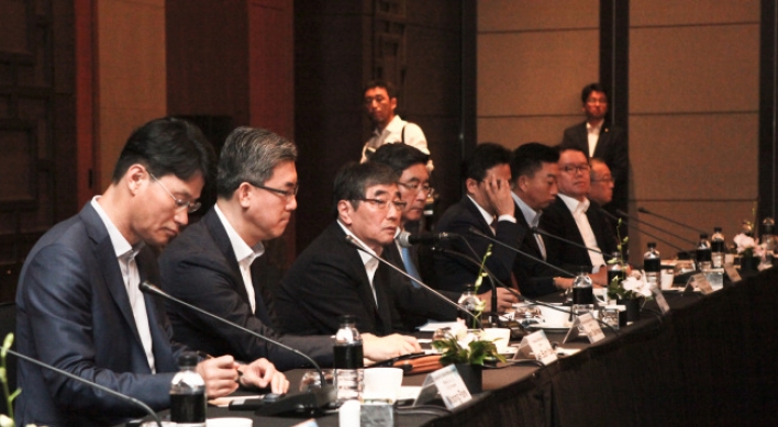 FSS chief touts Korea as ‘financial hub,’ riding on inter-Korean thaw