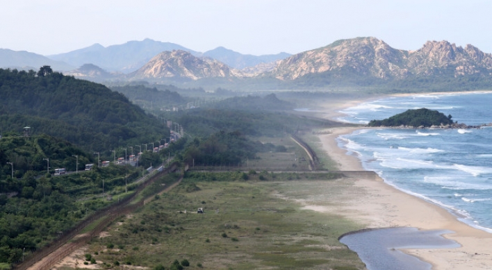 Two Koreas vow to resume Kumgangsan tours, work on family reunion site