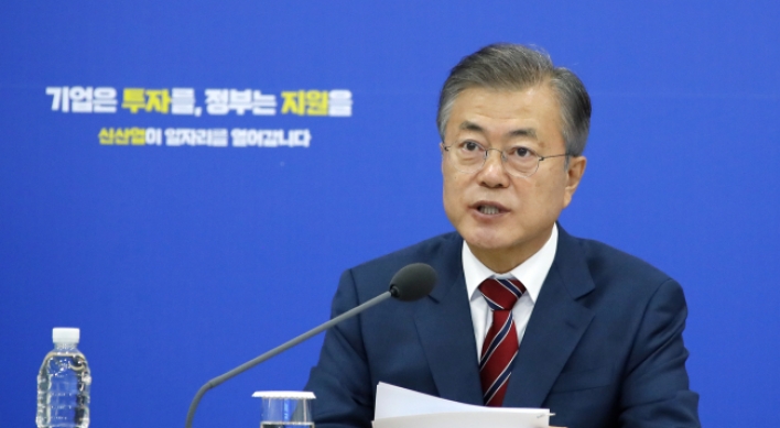 Moon calls on government to play supporting role in job creation