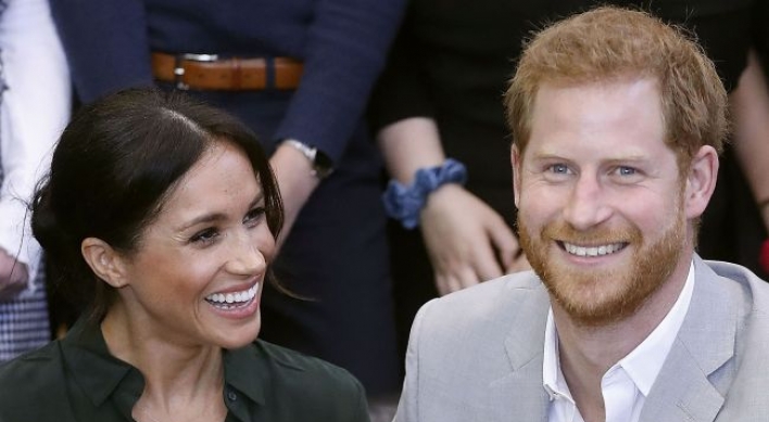 Prince Harry and Meghan expecting their 1st child in spring