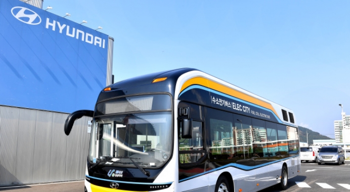 Prime minister proposes hydrogen buses for police