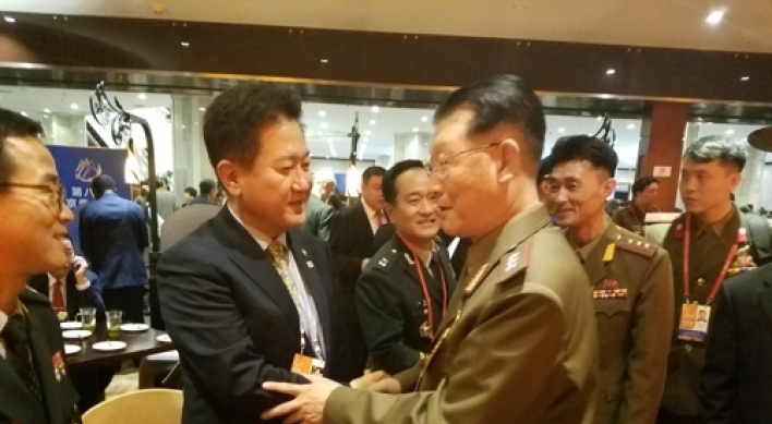 Koreas' vice defense ministers meet on margins of military forum in China