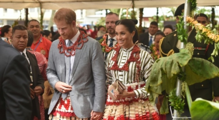 Harry and Meghan step out in matching skirts in Tonga