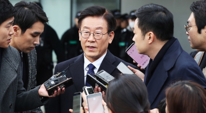 Police book Gyeonggi governor on 3 charges