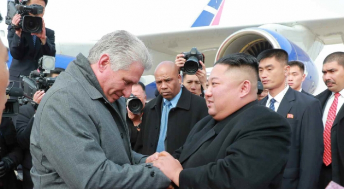 [Newsmaker] NK leader sees off Cuban president after 3-day visit