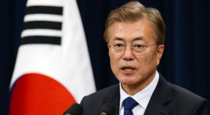 Moon's approval rating flattens out to mid-50 percent range