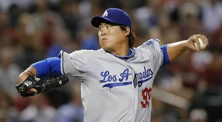Ryu Hyun-jin to stay with Dodgers for 1 more year after
