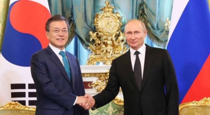 Moon to hold one-on-one summit with Putin