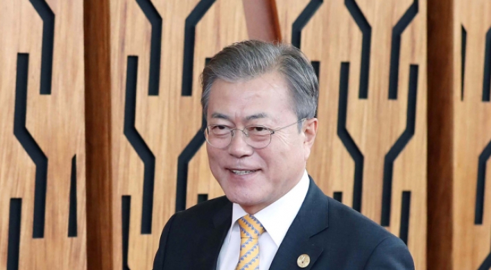 Moon stays away from NK sanctions relief at ASEAN, APEC meetings