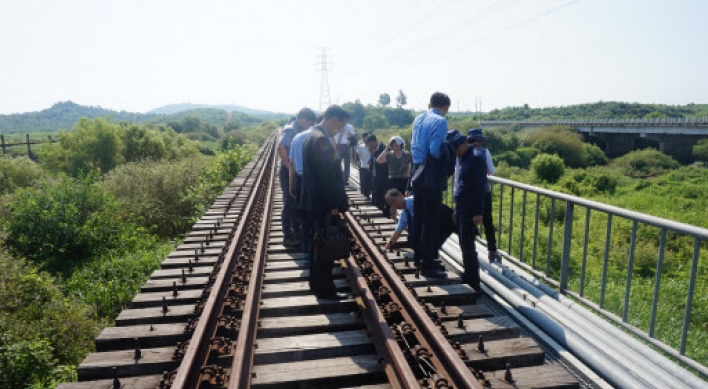 Korea pushes to hold groundbreaking ceremony for railway, road