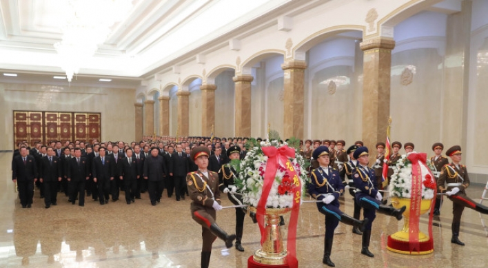 Kim Jong-un visits mausoleum of late father to mark 7th anniv. of death