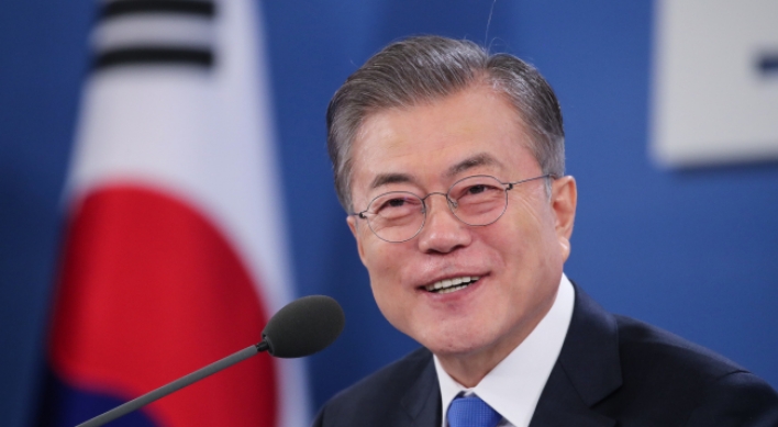 Moon's approval rating rebounds from record low: Gallup