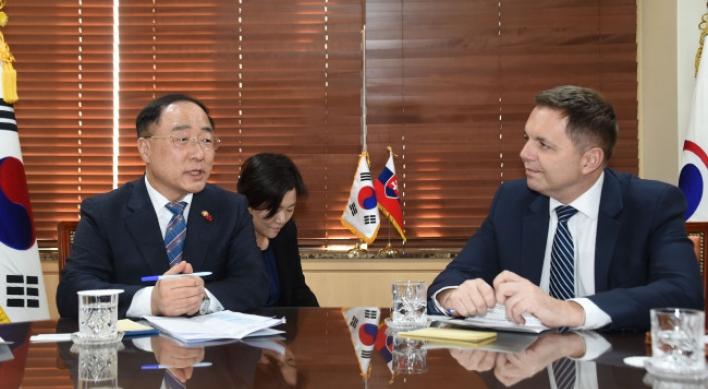 Slovakia calls for cooperation with Korea on eco-friendly cars