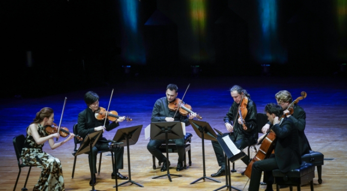 'Music in PyeongChang’ begins with bow-breaking performance