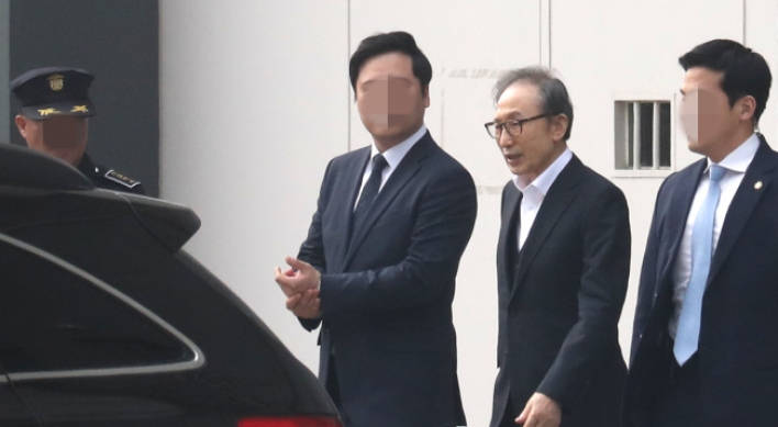 [Newsmaker] Former President Lee Myung-bak released on bail