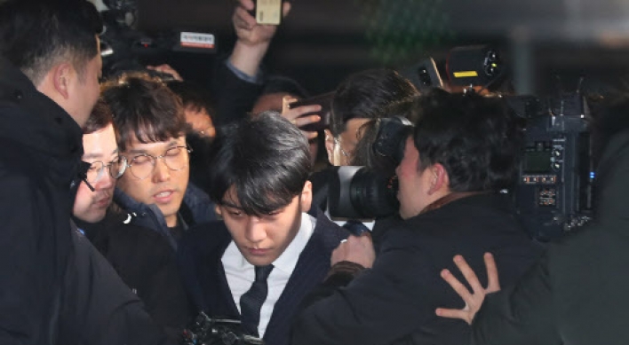 Police ‘senior superintendent’ questioned in Seungri scandal