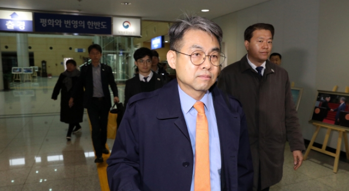 Dozens of S. Korean officials head to joint liaison office after N. Korea's abrupt pullout