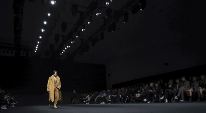 Out of rookie league, designers debut big on Seoul runway