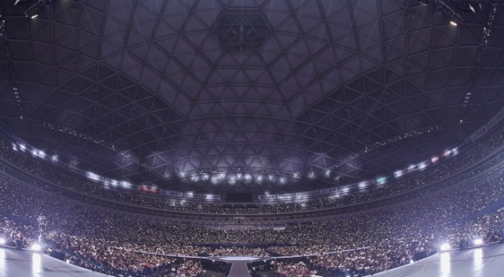 Twice wraps up dome tour in Japan, amassing 220,000 fans