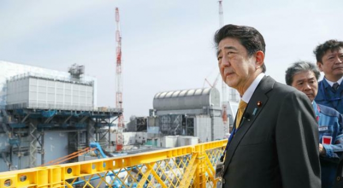 Japan's PM visits Fukushima nuke plant in revival message