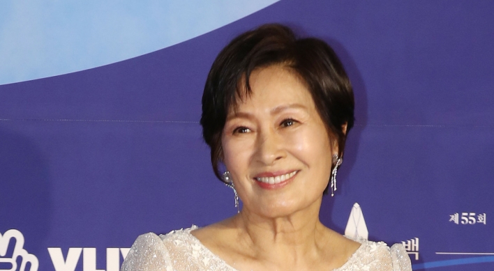 Veteran actress Kim Hye-ja wins grand prize at Baeksang Awards