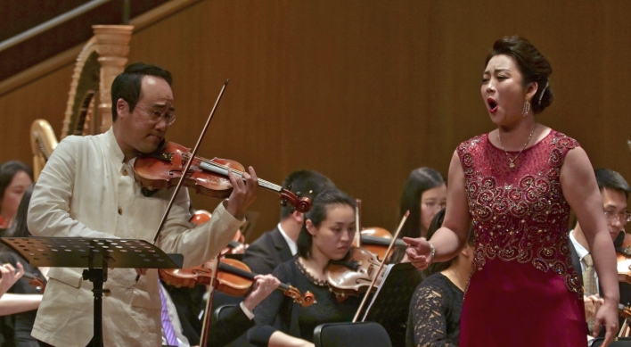 South and North Korean musicians perform together in China