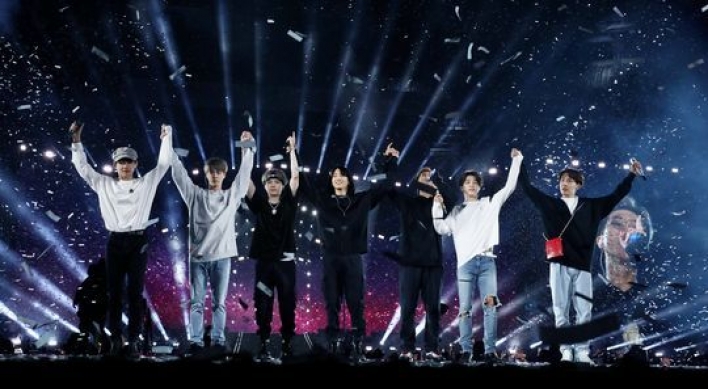 BTS wraps up US tour, drawing 320,000 fans